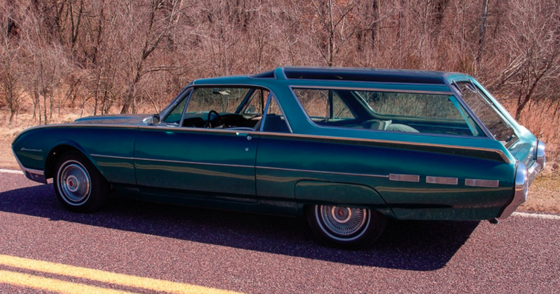 Illustration for article titled Custom Ford Thunderbird Proves Cars Look Better With an Oldsmobile Vista-Cruiser RoofÂ